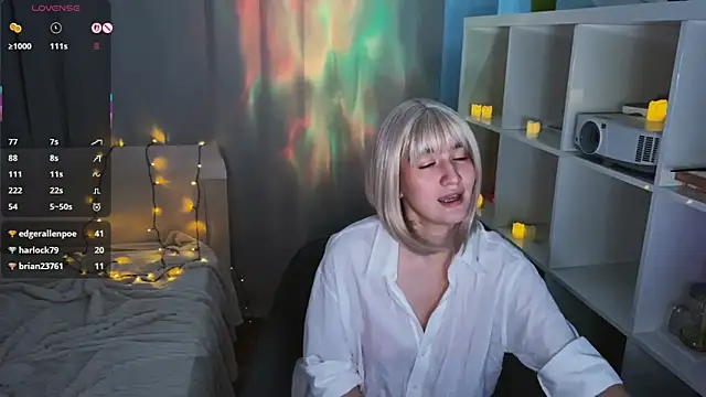 LunaXLoverx online show from 11/19/25, 11:43