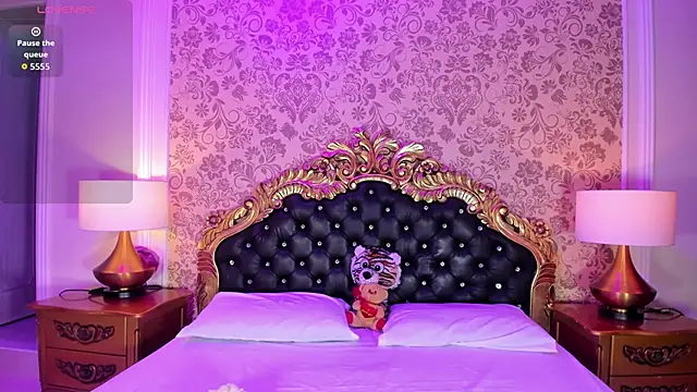 HatsaJones online show from 10/21/25, 03:50