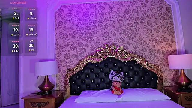 HatsaJones online show from 10/22/25, 03:39