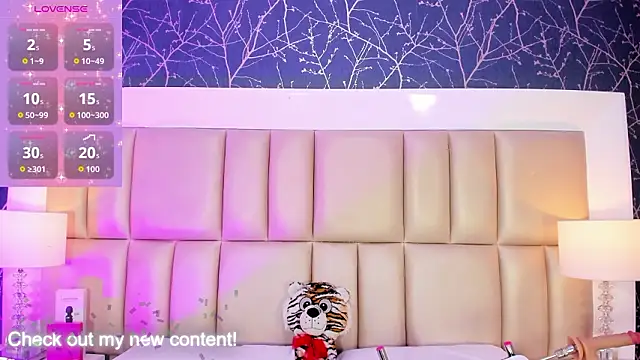 HatsaJones online show from 03/11/26, 03:44