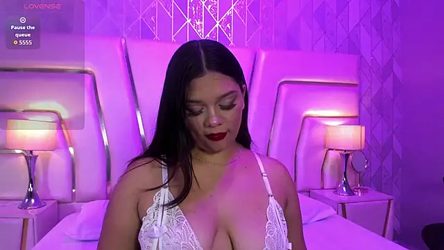 HatsaJones online show from 11/04/25, 03:43