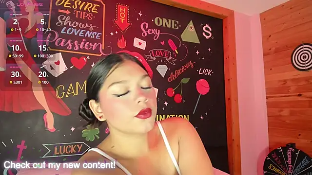 HatsaJones online show from 12/05/25, 04:44