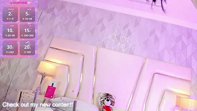 HatsaJones online show from 03/10/26, 03:43