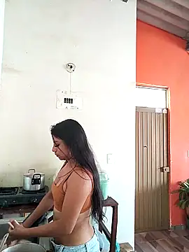 AnggelicaSwan21 online show from 12/16/25, 05:39