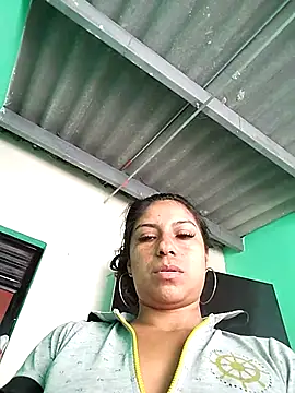 Snapshot of AnggelicaSwan21 chatting on 09/30/25, 03:18 AnggelicaSwan21 online show from 09/30/25, 03:18