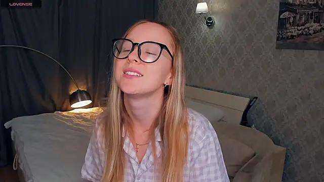 SoonMoor online show from 10/20/25, 04:07