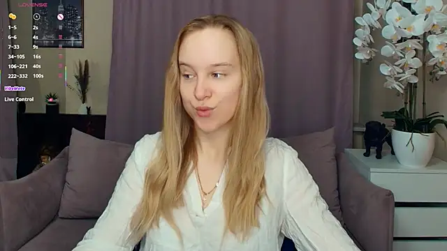 Snapshot of SoonMoor chatting on 02/13/26, 06:41 SoonMoor online show from 02/13/26, 06:41