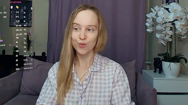 Snapshot of SoonMoor chatting on 03/01/26, 06:52 SoonMoor online show from 03/01/26, 06:52