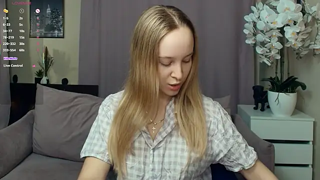 Snapshot of SoonMoor chatting on 01/09/26, 06:59 SoonMoor online show from 01/09/26, 06:59