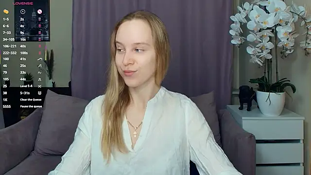 Snapshot of SoonMoor chatting on 02/19/26, 07:11 SoonMoor online show from 02/19/26, 07:11