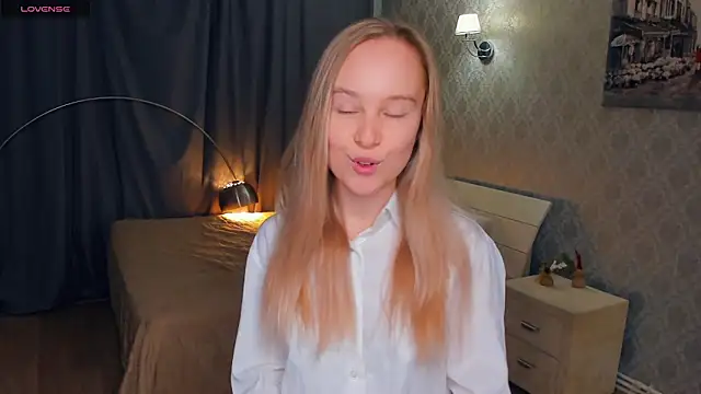 SoonMoor online show from 11/08/25, 06:11