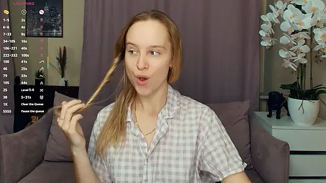 Snapshot of SoonMoor chatting on 02/12/26, 07:02 SoonMoor online show from 02/12/26, 07:02