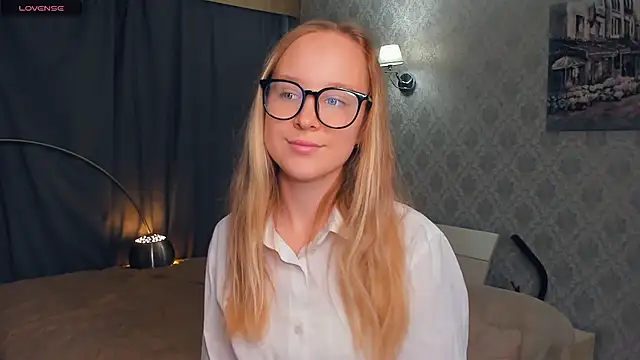 SoonMoor online show from 10/27/25, 07:04