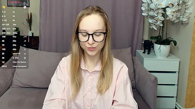 Snapshot of SoonMoor chatting on 02/01/26, 06:50 SoonMoor online show from 02/01/26, 06:50