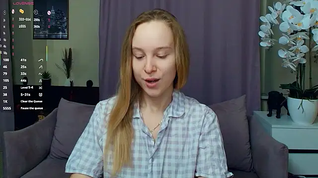 Snapshot of SoonMoor chatting on 02/21/26, 06:43 SoonMoor online show from 02/21/26, 06:43