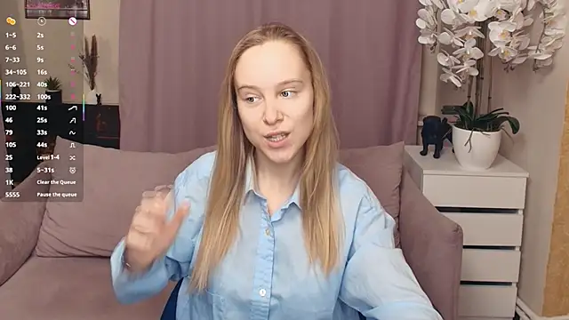 Snapshot of SoonMoor chatting on 02/02/26, 07:02 SoonMoor online show from 02/02/26, 07:02