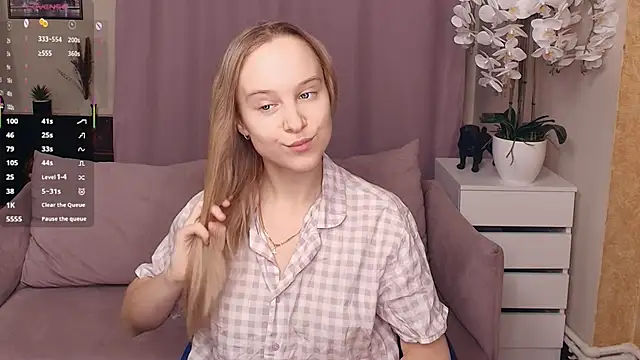 Snapshot of SoonMoor chatting on 02/06/26, 07:32 SoonMoor online show from 02/06/26, 07:32