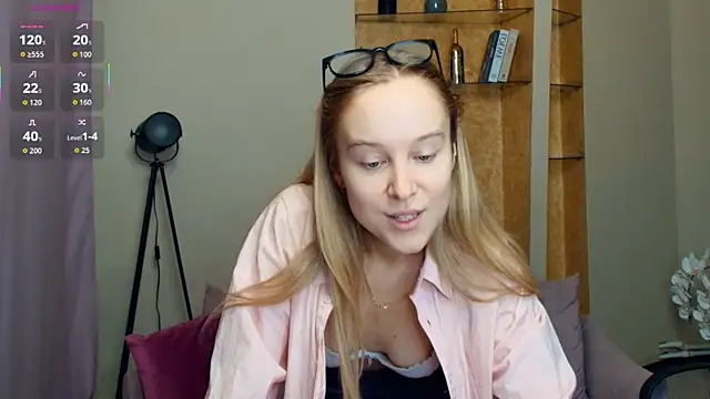 SoonMoor online show from 12/13/25, 08:04