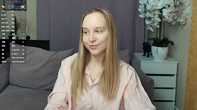 Snapshot of SoonMoor chatting on 01/08/26, 07:09 SoonMoor online show from 01/08/26, 07:09