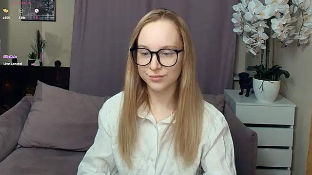 Snapshot of SoonMoor chatting on 01/14/26, 06:55 SoonMoor online show from 01/14/26, 06:55