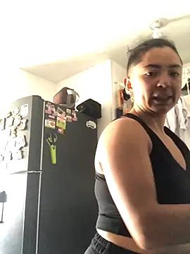 Snapshot of Paris_11 chatting on 11/06/25, 02:21 Paris 11 online show from 11/06/25, 02:21