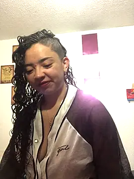 Snapshot of Paris_11 chatting on 10/10/25, 01:56 Paris 11 online show from 10/10/25, 01:56