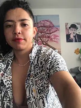 Snapshot of Paris_11 chatting on 11/15/25, 12:42 Paris 11 online show from 11/15/25, 12:42