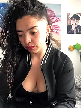 Snapshot of Paris_11 chatting on 11/24/25, 06:08 Paris 11 online show from 11/24/25, 06:08