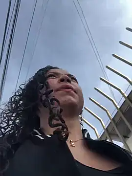 Snapshot of Paris_11 chatting on 09/16/25, 01:12 Paris 11 online show from 09/16/25, 01:12