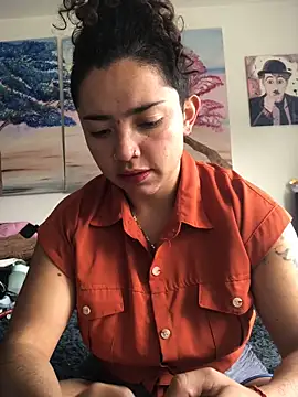 Snapshot of Paris_11 chatting on 10/28/25, 01:10 Paris 11 online show from 10/28/25, 01:10