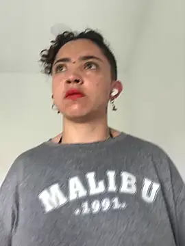 Snapshot of Paris_11 chatting on 10/16/25, 02:58 Paris 11 online show from 10/16/25, 02:58