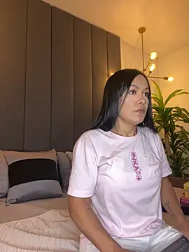 TiffanyyLam online show from 09/25/25, 01:06