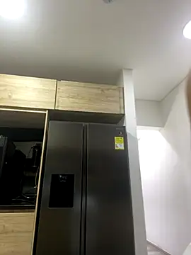 TiffanyyLam online show from 10/21/25, 11:42