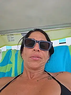 Snapshot of sexy7883 chatting on 07/08/26, 11:44 sexy7883 online show from 07/08/26, 11:44
