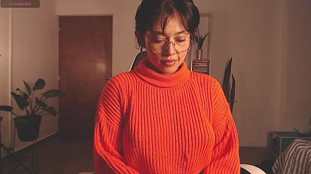 Ellyuwuw online show from 11/21/25, 01:59