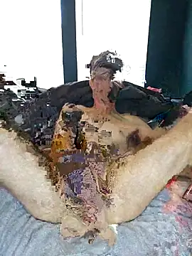 Snapshot of Badstepson33 chatting on 10/15/25, 06:49 Badstepson33 online show from 10/15/25, 06:49