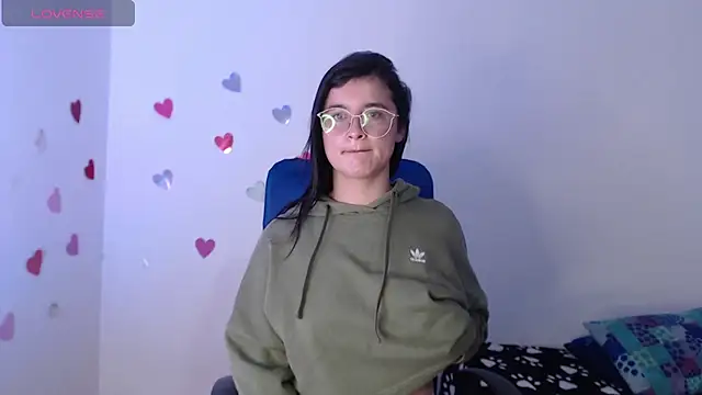 littleemma 77 online show from 10/10/25, 10:05
