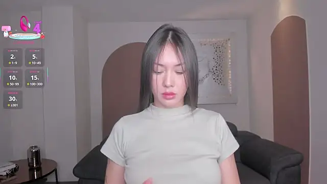 Snapshot of AnnaHoffman_ chatting on 09/17/25, 12:29 AnnaHoffman  online show from 09/17/25, 12:29