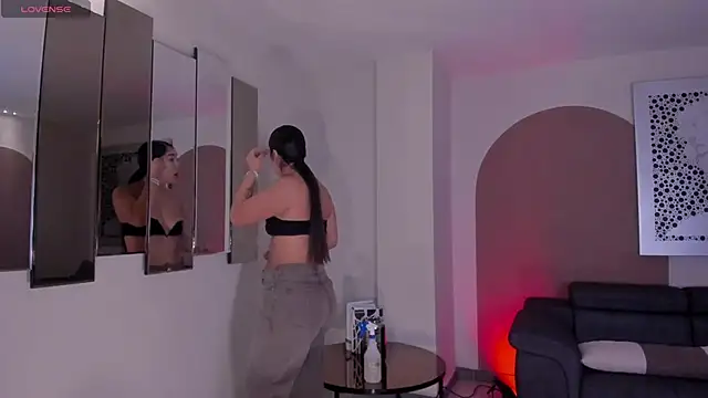 SussyBellX online show from 10/05/25, 05:03