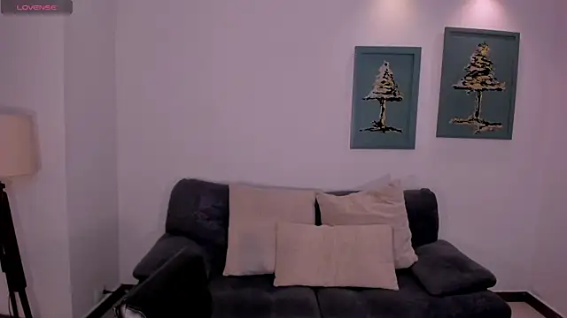 SussyBellX online show from 11/18/25, 07:28