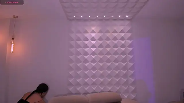 SussyBellX online show from 10/28/25, 10:31