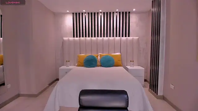 SussyBellX online show from 10/11/25, 07:48