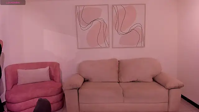 LucyWeiss  online show from 11/20/25, 08:09