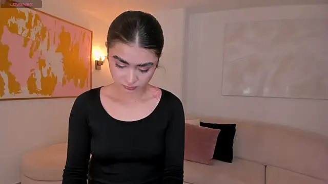 LucyWeiss  online show from 10/25/25, 07:47