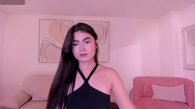 LucyWeiss  online show from 11/18/25, 07:39