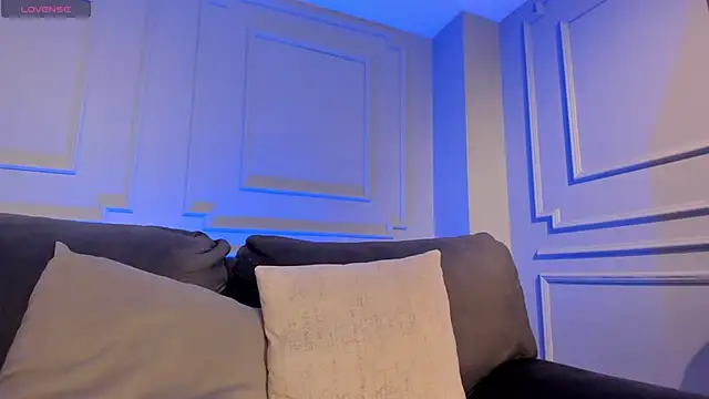 LucyWeiss  online show from 10/15/25, 07:44