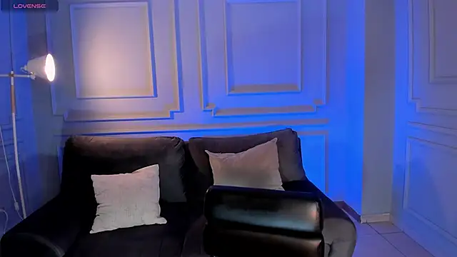 LucyWeiss  online show from 11/07/25, 07:51