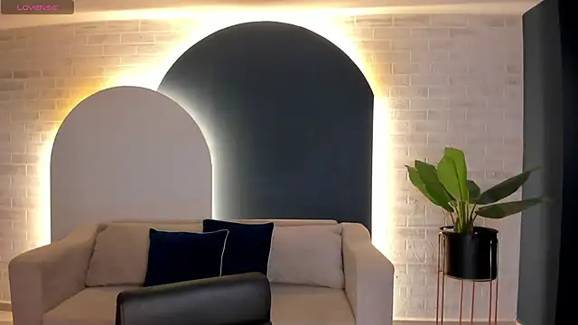 LaurentConnor online show from 10/24/25, 03:38