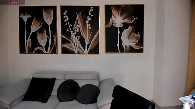 LaurentConnor online show from 11/30/25, 03:18