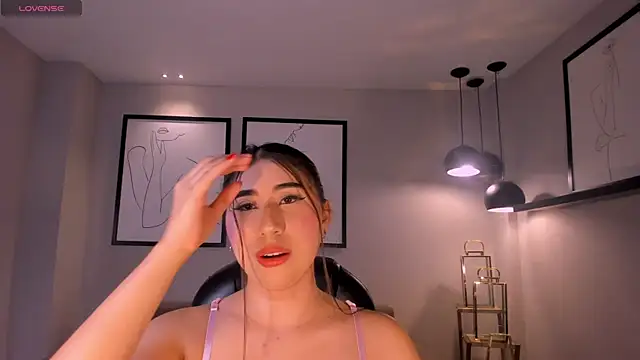 MayaMoretti  online show from 12/17/25, 03:44